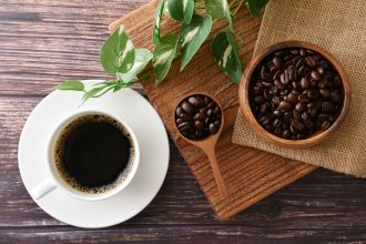コーヒーでほっと一息つく時間。 その1杯、心と身体への影響は？